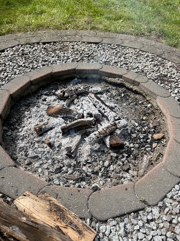 Aschereste von dem tollen Lagerfeuer